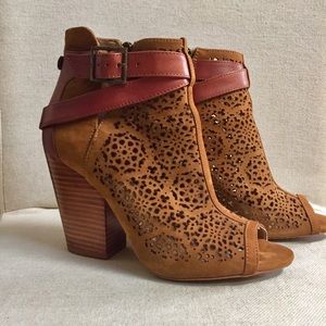 Vince Camuto Ankle Booties